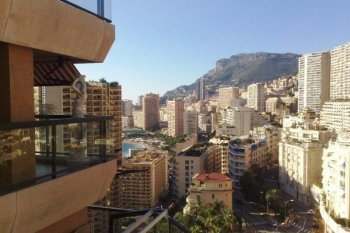 Современная квартира в Монте – Карло