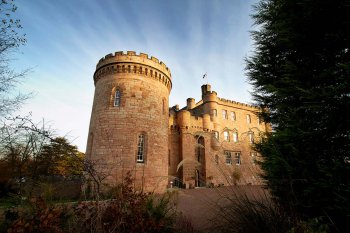 Потрясающий замок неподалеку от Эдинбурга