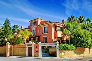 The amazing country house in the prestigious district of Marbella
