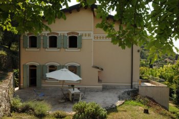 The tremendous country house on Lake Garda