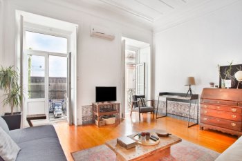 Exclusive apartment in a historic 18th century building