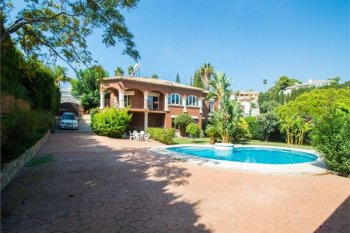 Villa with 4 bedrooms and 3 bathrooms in Campo Mijas