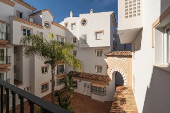 Apartments on the first line of the beach in Puerto Banus