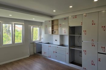 Современная квартира с мансардой и новой верандой в Каркавелуше, Кашкайш