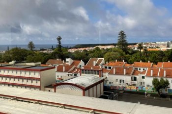 Commercial space with a terrace and sea view
