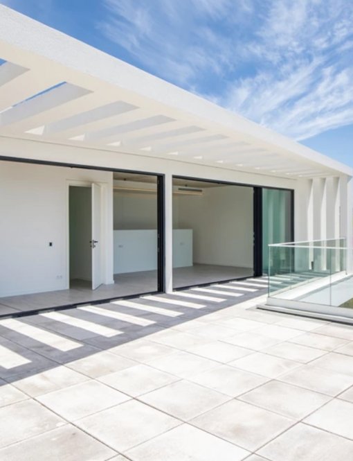 Modern villa with panoramic views of the lagoon in Troy
