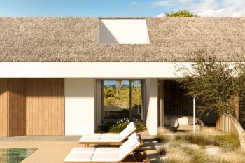 Exclusive house with swimming pool and plot