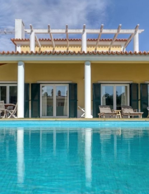 Luxury villa with ocean view in a prestigious area