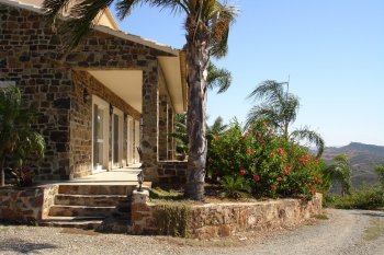 Fine country house in Farah