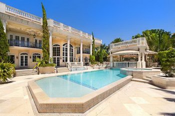 Потрясающий особняк в итальянском стиле в Майами