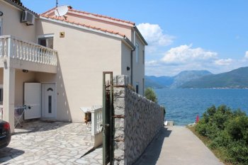 Modern country house at the Tivat gulf