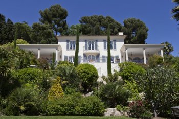 Elegant country house in the prestigious district of Cannes