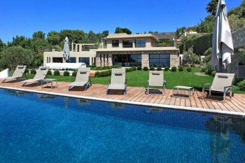 Excellent modern country house in Cannes