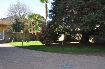 The luxurious house on the lake Madzhore