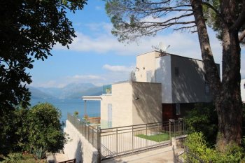Magnificent country house on the coast of Tivat