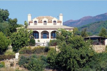 Exclusive country house in golf club