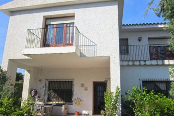 Charming country house in El Campeyo