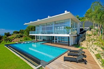 Modern country house in Cannes