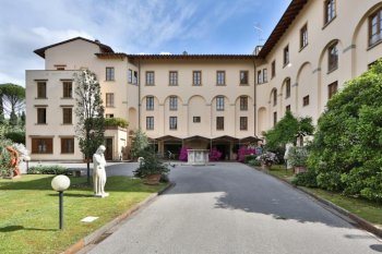Прекрасный отель в пригороде Флоренции