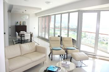 The luxurious apartment in the city core Budva