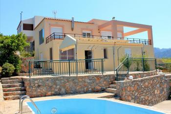 Elegant cottage on the island of Crete