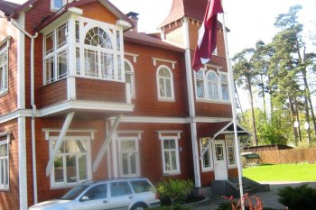 The magnificent house in the center of Jurmala