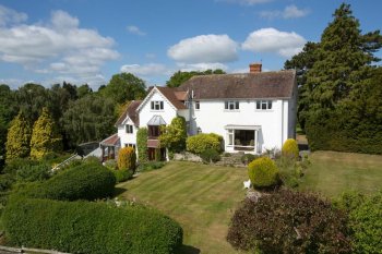 The beautiful White House near the city of Shrewsbury
