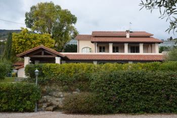 Prestigious country house in San Remo