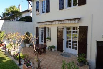 Fine townhouse in the city of Biarritz