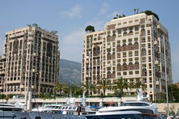 Светлая квартира в Монако