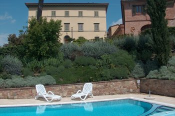 Ancient country house in Pisa