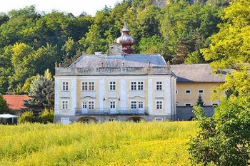Превосходный замок в Австрии