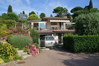 Nice country house on Lake Garda