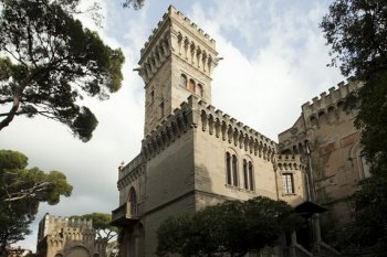 Роскошный замок в Ливорно