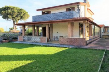 Tremendous country house in the resort of Nettuno