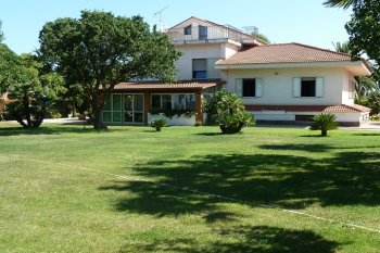 The Tropea, magnificent country house with the large garden