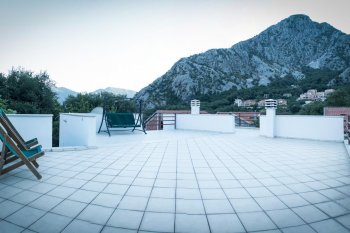 The modern country house is located in Orakhovtsa, Kotor
