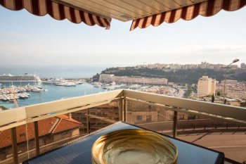 Монако, апартамент с роскошной меблировкой