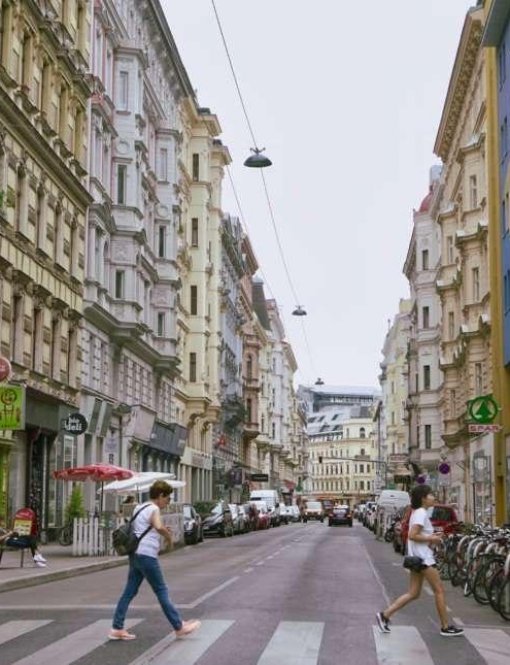 Великолепная квартира в центре 6 района Вены