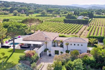 The magnificent country house in Seong Track