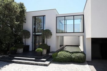 The delightful country house in Seong Track