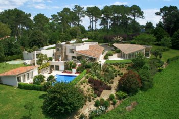 The tremendous country house in Biarritz