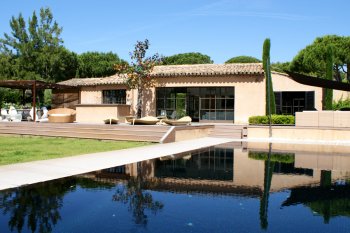 The modern country house on the beach in Seong Track