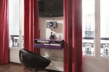Modern studio in Paris, Ile-de-France