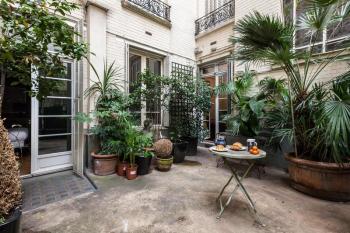 Stylish apartments in the center of Paris, Ile-de-France