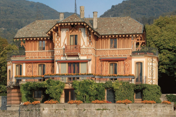 The magnificent country house on the bank of Lake Como