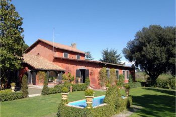 The exclusive country house near Rome