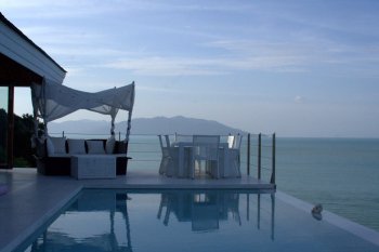 The improbable country house in Samui