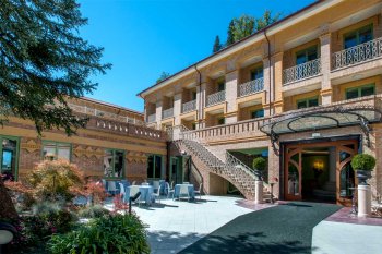 The luxurious house in the region Mark