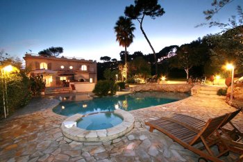 The tremendous country house in d's' Cap d'antib